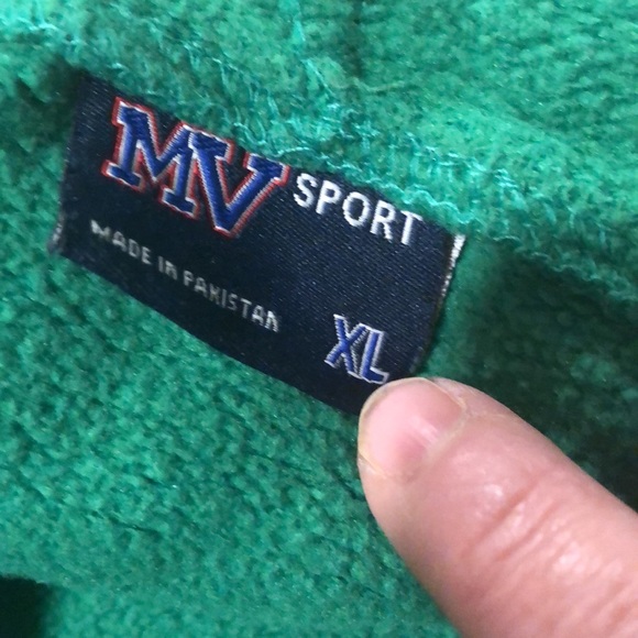 ❗️sold❗️ EUC Sweatshirt - Picture 4 of 5